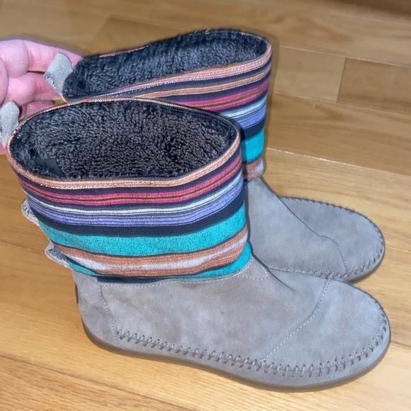 Toms grey suede boots with cloth upper, size 7.5 - Picture 2 of 6